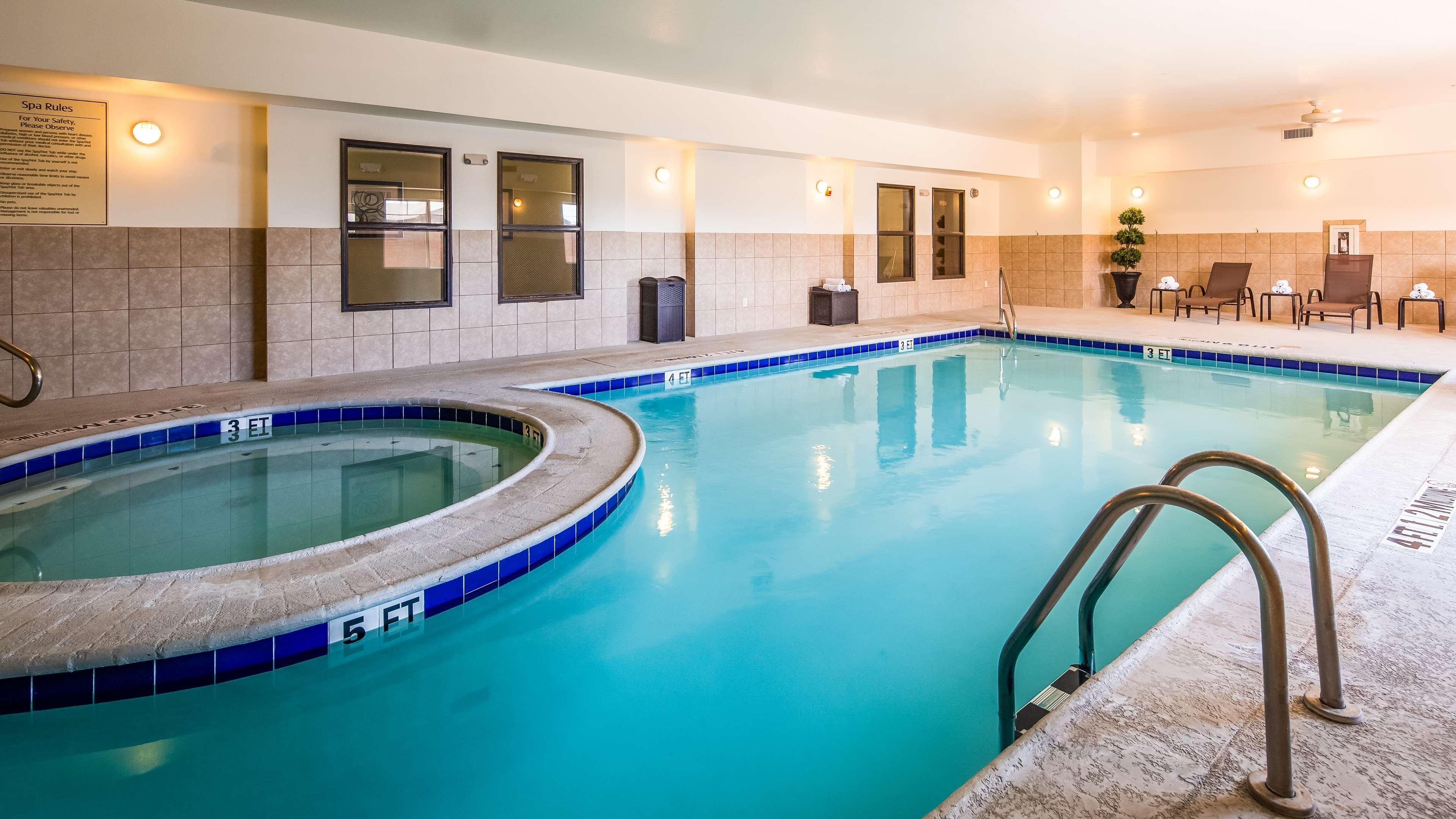 Best Western Plus Seminole Hotel & Suites Exterior photo