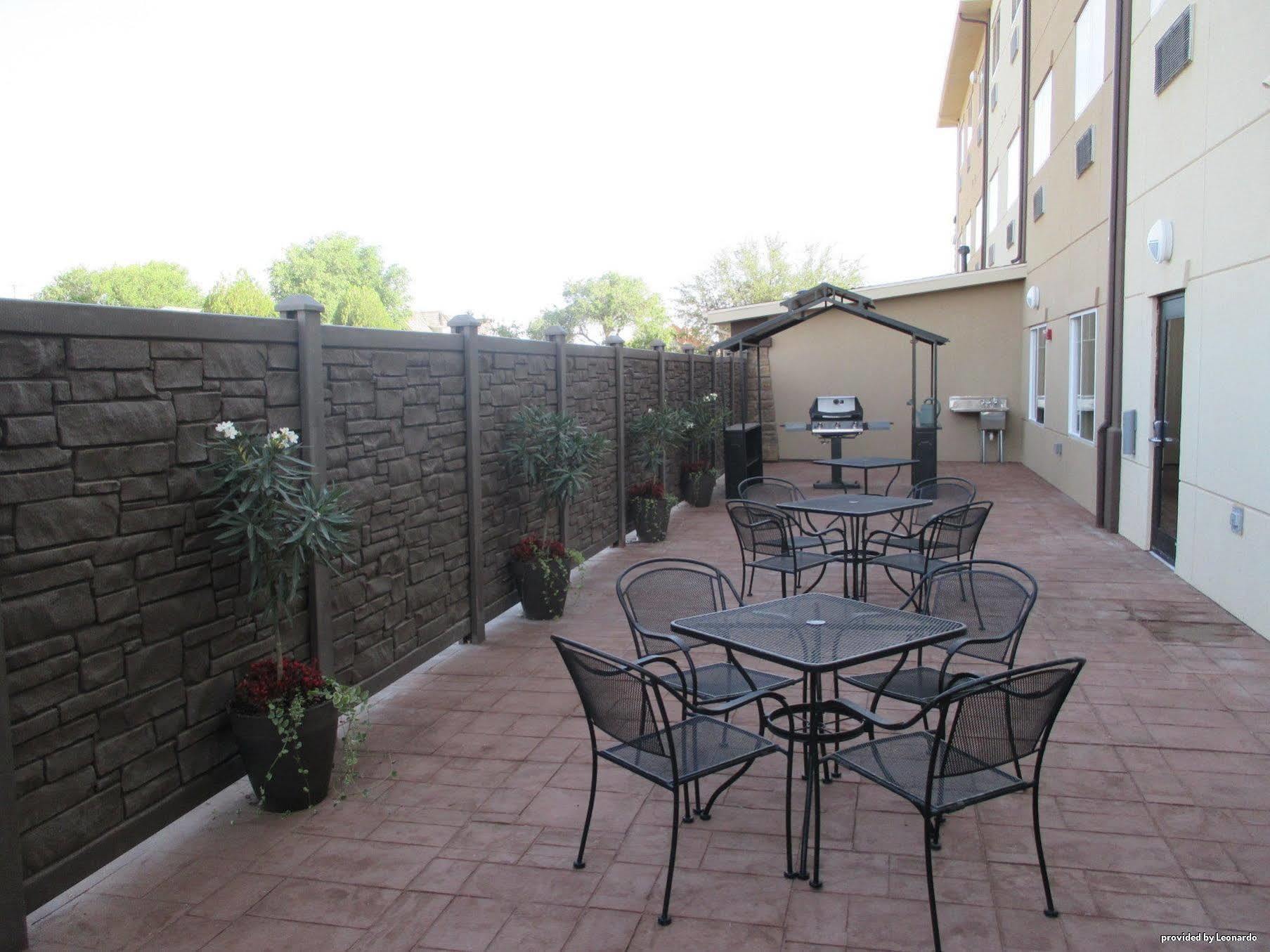 Best Western Plus Seminole Hotel & Suites Exterior photo